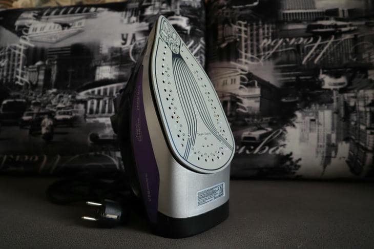 Hoe zuiveringszout ijzeren zoolplaten weer tot leven brengt: de reactie die roet oplost