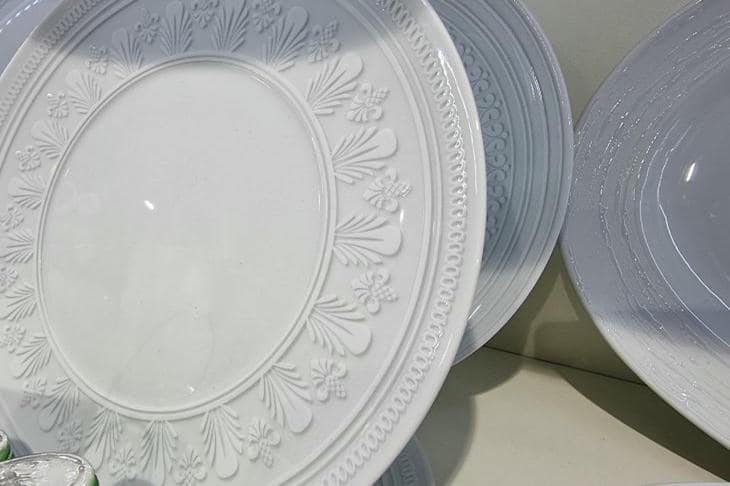 Waarom het bord de vriezer in wil: hoe koud servies de regels van het serveren verandert